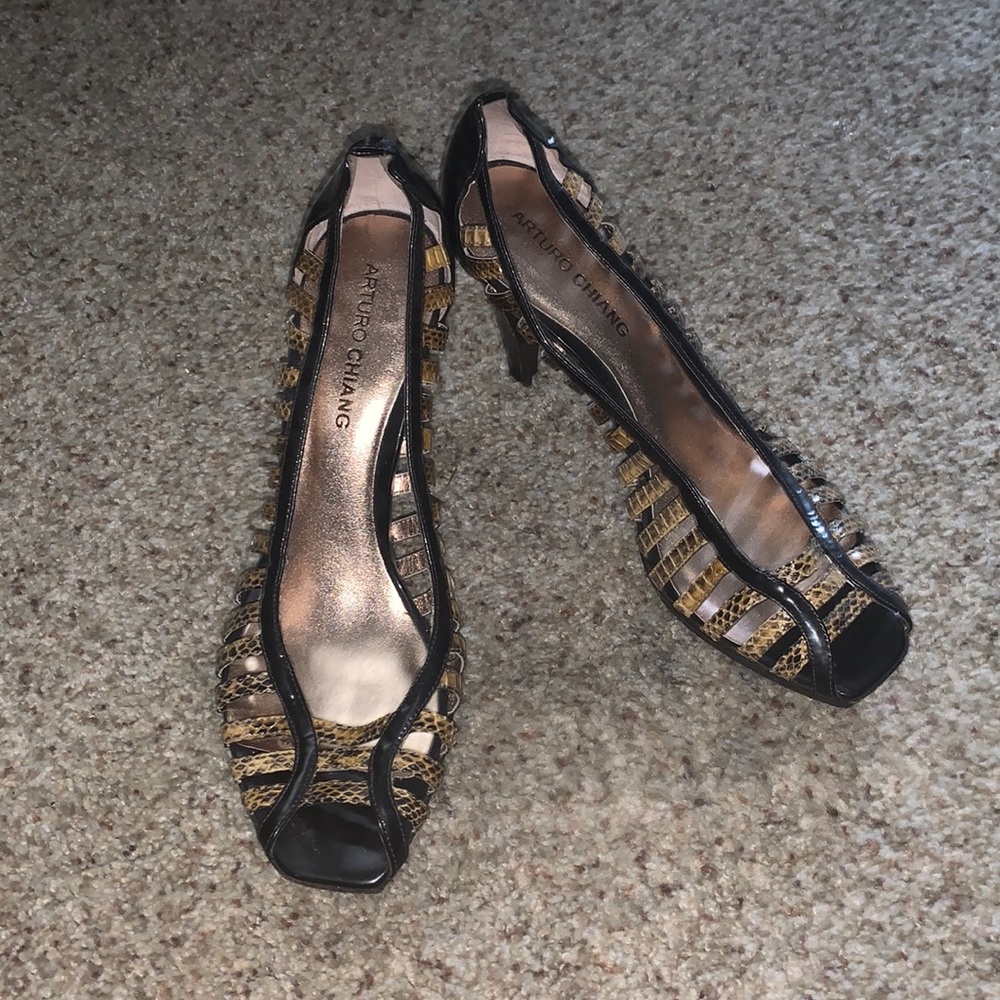 Arturo Chiang peep-toe heels size 9.5